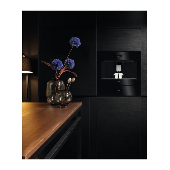 Кофемашина встраиваемая AEG KKB894500B