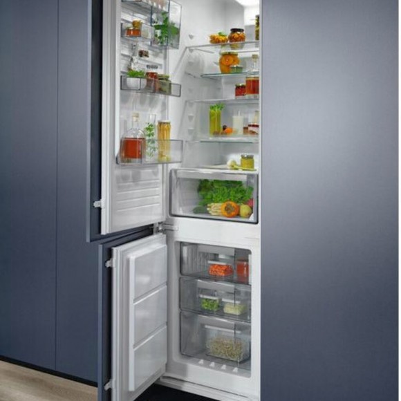 Встраиваемый холодильник Electrolux ENS8TE19S