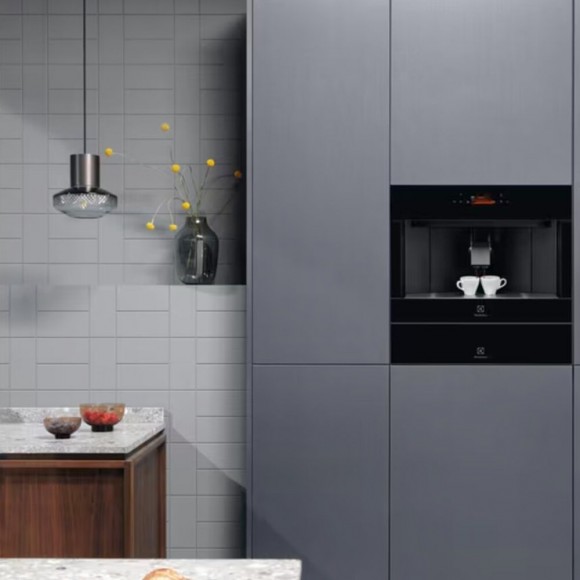 Встраиваемая кофемашина Electrolux KBC85Z