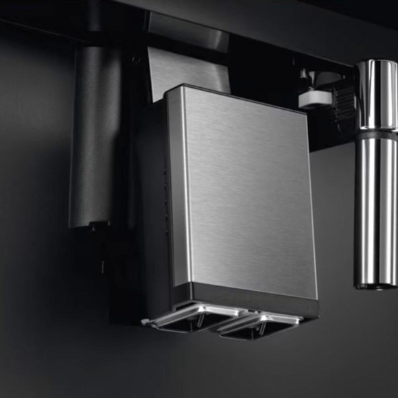 Встраиваемая кофемашина Electrolux KBC85Z