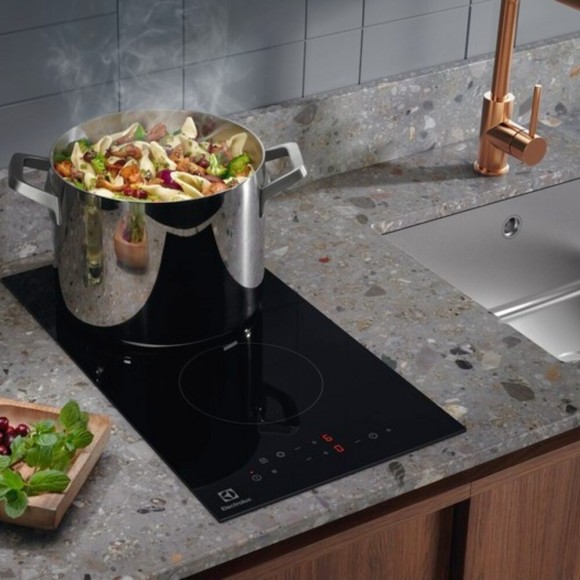 Варочная панель Electrolux LHR3233CK