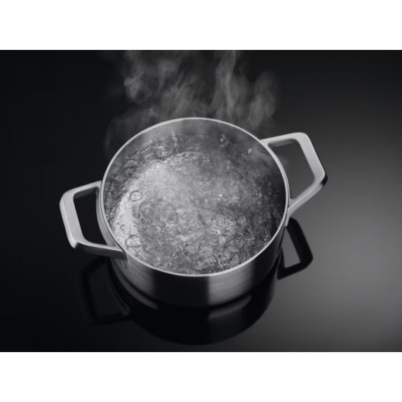 Индукционная варочная поверхность AEG IKB64413FB