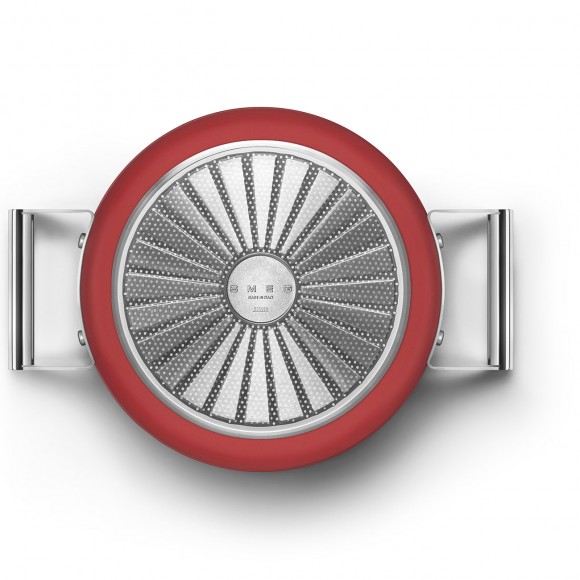 Кастрюля SMEG CKFC2411RDM с двумя ручками и крышкой 24 см, красная