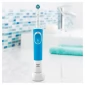 Электрическая зубная щетка Oral-B Vitality CrossAction Blue D100.413.1