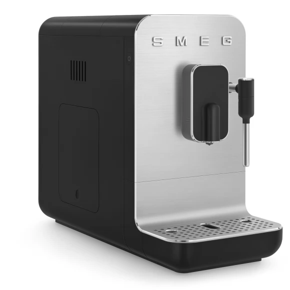 Автоматическая кофемашина SMEG BCC02BLMEU черный матовый